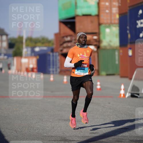 03.10.2025 - Köhlbrandbrückenlauf Michael Burmester http://msf.ph/oto/8991394 03.10.2025 09:46:26 Ziel 3714, 3807 meine-sportfotos.de