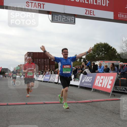 03.10.2025 - Köhlbrandbrückenlauf Yannick Fuchs http://msf.ph/oto/8991395 03.10.2025 16:02:47 Ziel 7099, 7102, 7180, 7277, 8048, 9511, 9595, 9670 meine-sportfotos.de