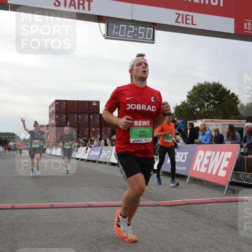 03.10.2025 - Köhlbrandbrückenlauf Yannick Fuchs http://msf.ph/oto/8991422 03.10.2025 16:02:49 Ziel 7099, 7102, 7180, 7277, 7278, 7386, 8048, 9511, 9595, 9670 meine-sportfotos.de