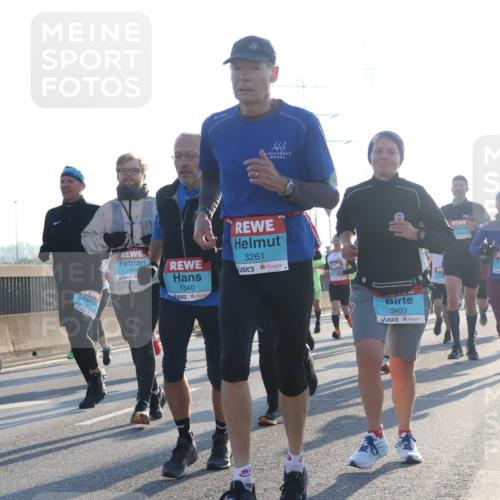 03.10.2025 - Köhlbrandbrückenlauf Luisa Fischer http://msf.ph/oto/8991427 03.10.2025 10:16:22 Position 3 2890, 1340, 3261, 3493, 1 meine-sportfotos.de