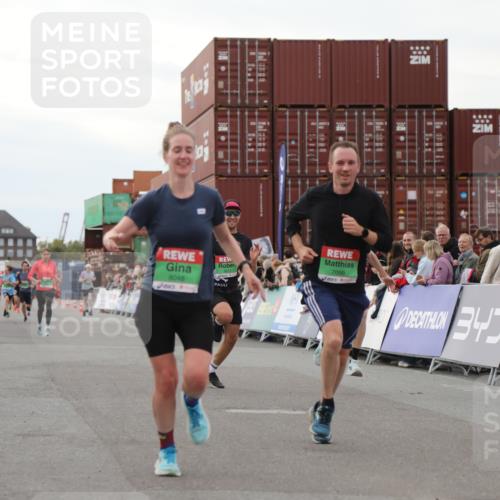 03.10.2025 - Köhlbrandbrückenlauf Yannick Fuchs http://msf.ph/oto/8991429 03.10.2025 16:02:49 Ziel 7099, 7102, 7180, 7277, 7278, 7386, 8048, 9511, 9595, 9670 meine-sportfotos.de
