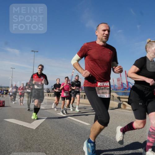 03.10.2025 - Köhlbrandbrückenlauf Matties Gatica Varas http://msf.ph/oto/8991438 03.10.2025 12:42:25 Position 2 5646 meine-sportfotos.de