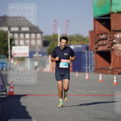 03.10.2025 - Köhlbrandbrückenlauf Michael Burmester http://msf.ph/oto/8991445 03.10.2025 09:46:51 Ziel 1013, 3760 meine-sportfotos.de