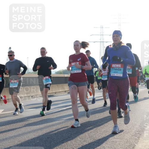 03.10.2025 - Köhlbrandbrückenlauf Luisa Fischer http://msf.ph/oto/8991455 03.10.2025 10:16:24 Position 3 1410, 1478, 3492, 3683 meine-sportfotos.de