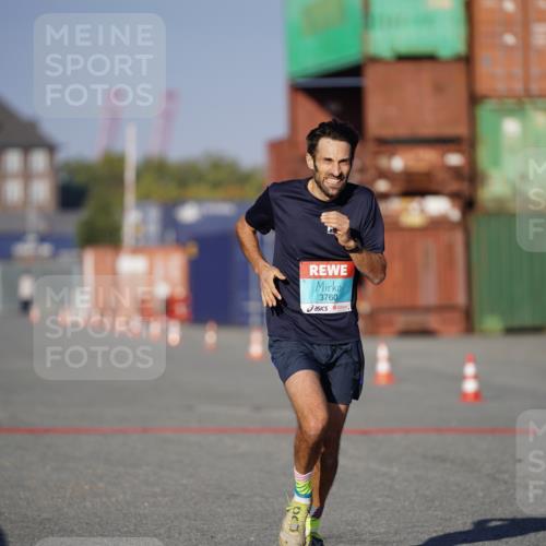 03.10.2025 - Köhlbrandbrückenlauf Michael Burmester http://msf.ph/oto/8991456 03.10.2025 09:46:53 Ziel 1013, 3760 meine-sportfotos.de