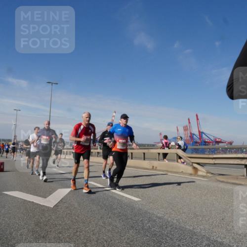 03.10.2025 - Köhlbrandbrückenlauf Matties Gatica Varas http://msf.ph/oto/8991467 03.10.2025 12:42:28 Position 2  meine-sportfotos.de