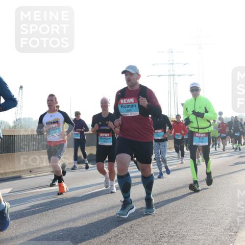 03.10.2025 - Köhlbrandbrückenlauf Luisa Fischer http://msf.ph/oto/8991481 03.10.2025 10:16:26 Position 3 1878, 1314, 1272, 1808, 3434 meine-sportfotos.de