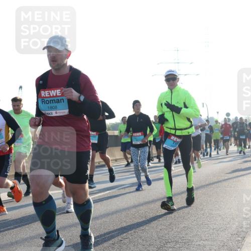 03.10.2025 - Köhlbrandbrückenlauf Luisa Fischer http://msf.ph/oto/8991490 03.10.2025 10:16:27 Position 3 1314, 1808 meine-sportfotos.de