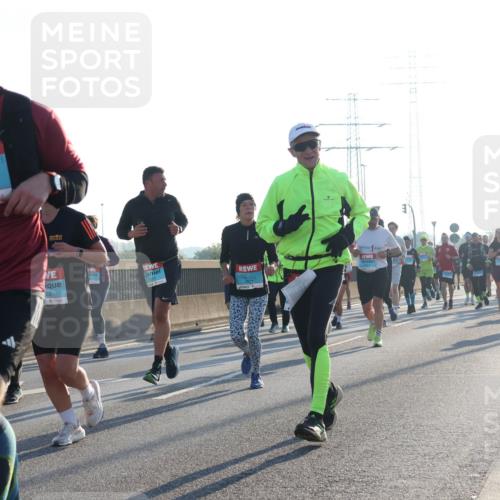 03.10.2025 - Köhlbrandbrückenlauf Luisa Fischer http://msf.ph/oto/8991492 03.10.2025 10:16:27 Position 3 1808, 13, 202, 1015 meine-sportfotos.de