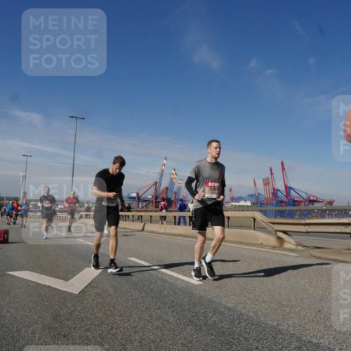 03.10.2025 - Köhlbrandbrückenlauf Matties Gatica Varas http://msf.ph/oto/8991493 03.10.2025 12:42:31 Position 2  meine-sportfotos.de