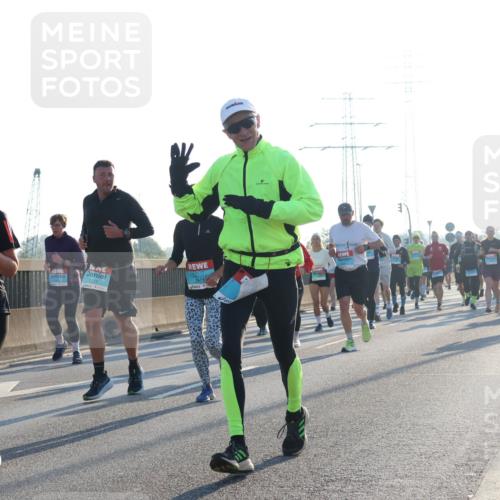 03.10.2025 - Köhlbrandbrückenlauf Luisa Fischer http://msf.ph/oto/8991496 03.10.2025 10:16:28 Position 3 2022, 1015, 1259, 1272 meine-sportfotos.de