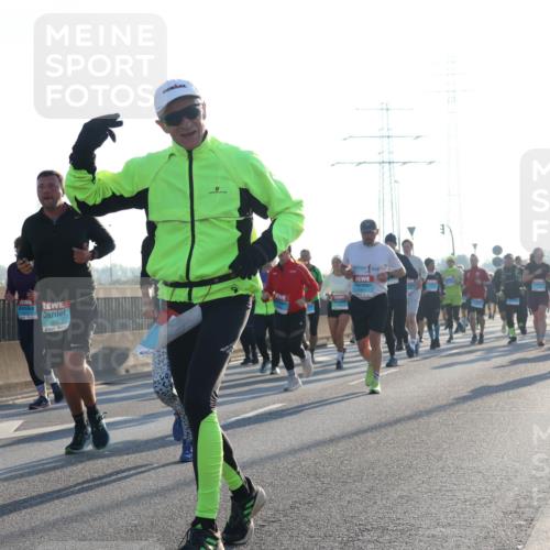 03.10.2025 - Köhlbrandbrückenlauf Luisa Fischer http://msf.ph/oto/8991502 03.10.2025 10:16:28 Position 3 1015 meine-sportfotos.de