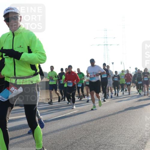 03.10.2025 - Köhlbrandbrückenlauf Luisa Fischer http://msf.ph/oto/8991505 03.10.2025 10:16:28 Position 3 1015, 60 meine-sportfotos.de