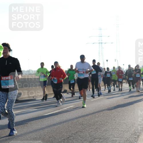 03.10.2025 - Köhlbrandbrückenlauf Luisa Fischer http://msf.ph/oto/8991511 03.10.2025 10:16:29 Position 3 3811 meine-sportfotos.de