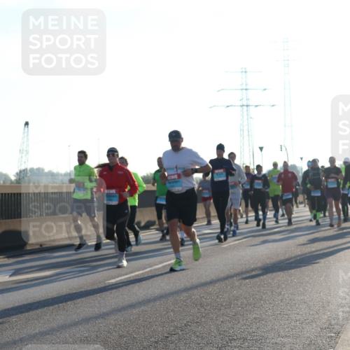 03.10.2025 - Köhlbrandbrückenlauf Luisa Fischer http://msf.ph/oto/8991514 03.10.2025 10:16:29 Position 3 3811 meine-sportfotos.de
