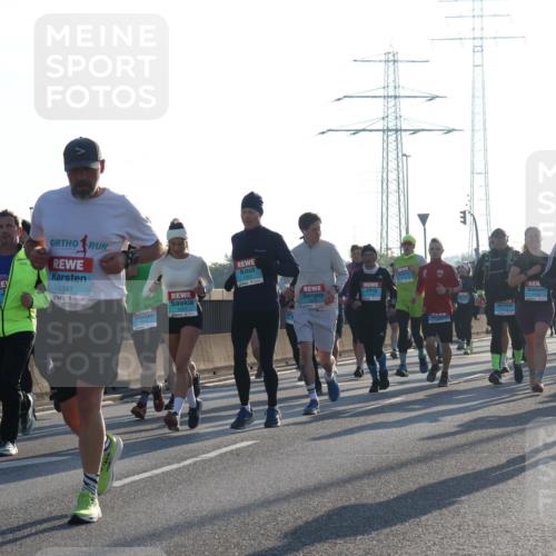 03.10.2025 - Köhlbrandbrückenlauf Luisa Fischer http://msf.ph/oto/8991523 03.10.2025 10:16:30 Position 3 1341, 1203, 1679 meine-sportfotos.de