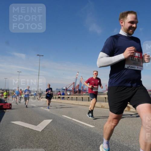 03.10.2025 - Köhlbrandbrückenlauf Matties Gatica Varas http://msf.ph/oto/8991524 03.10.2025 12:42:35 Position 2 4877 meine-sportfotos.de