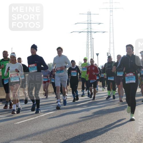 03.10.2025 - Köhlbrandbrückenlauf Luisa Fischer http://msf.ph/oto/8991529 03.10.2025 10:16:31 Position 3 1203, 1679 meine-sportfotos.de