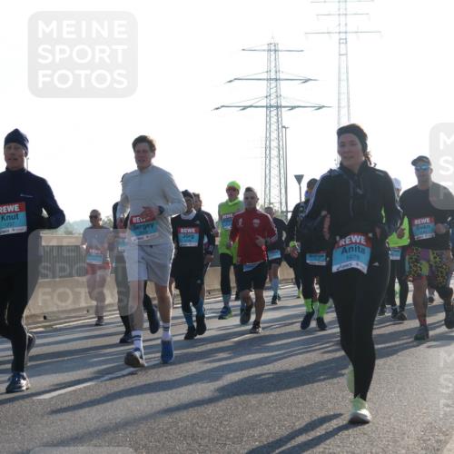 03.10.2025 - Köhlbrandbrückenlauf Luisa Fischer http://msf.ph/oto/8991540 03.10.2025 10:16:31 Position 3 1203, 1257, 1679 meine-sportfotos.de