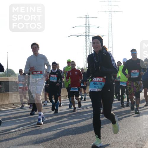 03.10.2025 - Köhlbrandbrückenlauf Luisa Fischer http://msf.ph/oto/8991544 03.10.2025 10:16:32 Position 3 1257, 2858, 1679 meine-sportfotos.de