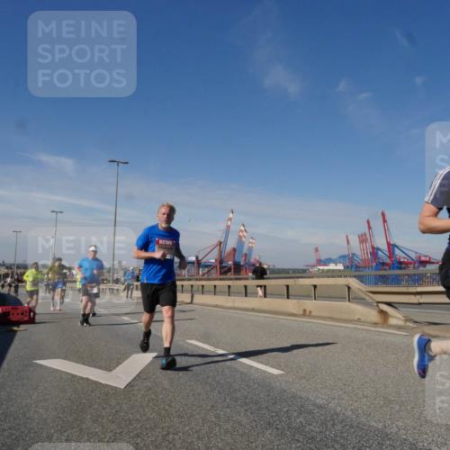 03.10.2025 - Köhlbrandbrückenlauf Matties Gatica Varas http://msf.ph/oto/8991546 03.10.2025 12:42:38 Position 2 5414 meine-sportfotos.de