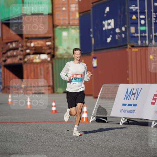 03.10.2025 - Köhlbrandbrückenlauf Michael Burmester http://msf.ph/oto/8991558 03.10.2025 09:48:04 Ziel 3209 meine-sportfotos.de