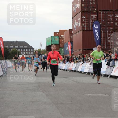 03.10.2025 - Köhlbrandbrückenlauf Yannick Fuchs http://msf.ph/oto/8991561 03.10.2025 16:02:53 Ziel 7099, 7180, 7277, 7278, 7386, 7923, 8048, 9023, 9511, 9619 meine-sportfotos.de