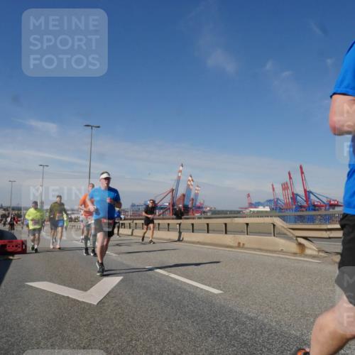 03.10.2025 - Köhlbrandbrückenlauf Matties Gatica Varas http://msf.ph/oto/8991562 03.10.2025 12:42:40 Position 2  meine-sportfotos.de