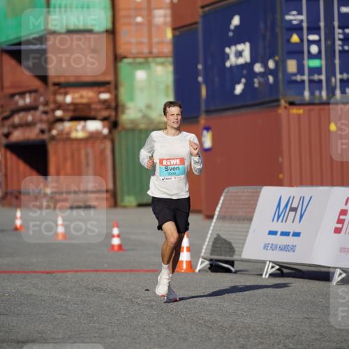 03.10.2025 - Köhlbrandbrückenlauf Michael Burmester http://msf.ph/oto/8991563 03.10.2025 09:48:05 Ziel 3209 meine-sportfotos.de