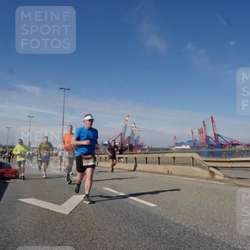 03.10.2025 - Köhlbrandbrückenlauf Matties Gatica Varas http://msf.ph/oto/8991565 03.10.2025 12:42:40 Position 2  meine-sportfotos.de