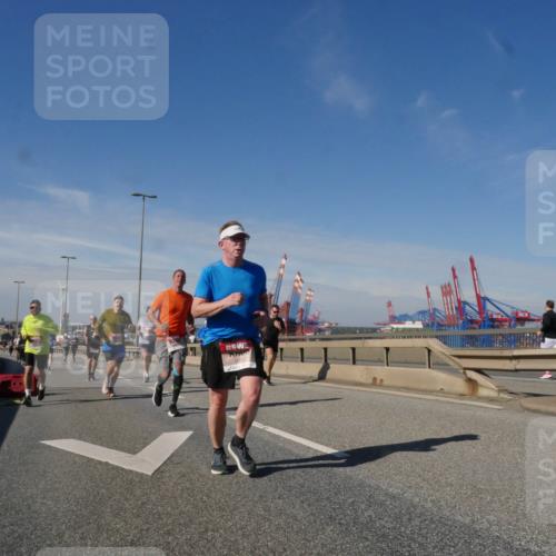 03.10.2025 - Köhlbrandbrückenlauf Matties Gatica Varas http://msf.ph/oto/8991571 03.10.2025 12:42:41 Position 2 118 meine-sportfotos.de