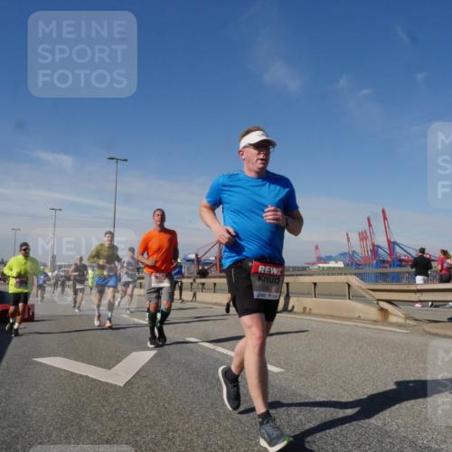 03.10.2025 - Köhlbrandbrückenlauf Matties Gatica Varas http://msf.ph/oto/8991573 03.10.2025 12:42:41 Position 2 5993 meine-sportfotos.de