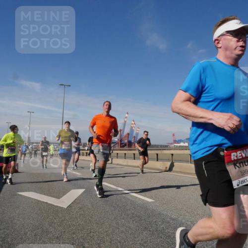 03.10.2025 - Köhlbrandbrückenlauf Matties Gatica Varas http://msf.ph/oto/8991578 03.10.2025 12:42:42 Position 2 5993 meine-sportfotos.de