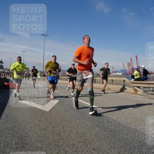 03.10.2025 - Köhlbrandbrückenlauf Matties Gatica Varas http://msf.ph/oto/8991581 03.10.2025 12:42:42 Position 2  meine-sportfotos.de