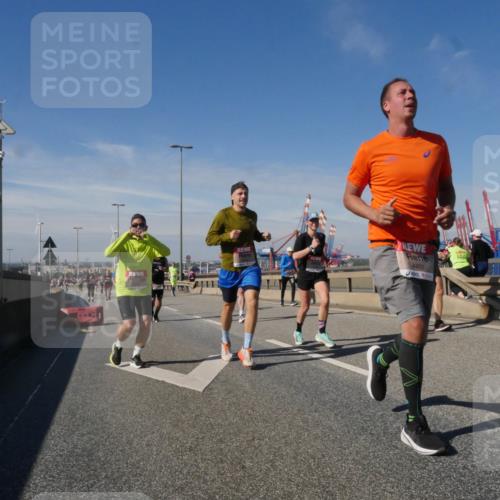 03.10.2025 - Köhlbrandbrückenlauf Matties Gatica Varas http://msf.ph/oto/8991586 03.10.2025 12:42:42 Position 2 4403 meine-sportfotos.de