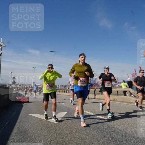 03.10.2025 - Köhlbrandbrückenlauf Matties Gatica Varas http://msf.ph/oto/8991590 03.10.2025 12:42:43 Position 2 4806 meine-sportfotos.de