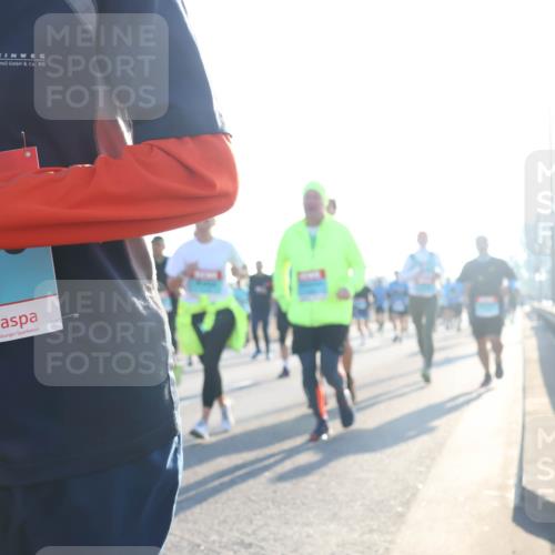 03.10.2025 - Köhlbrandbrückenlauf Luisa Fischer http://msf.ph/oto/8991601 03.10.2025 10:16:37 Position 3 2805 meine-sportfotos.de