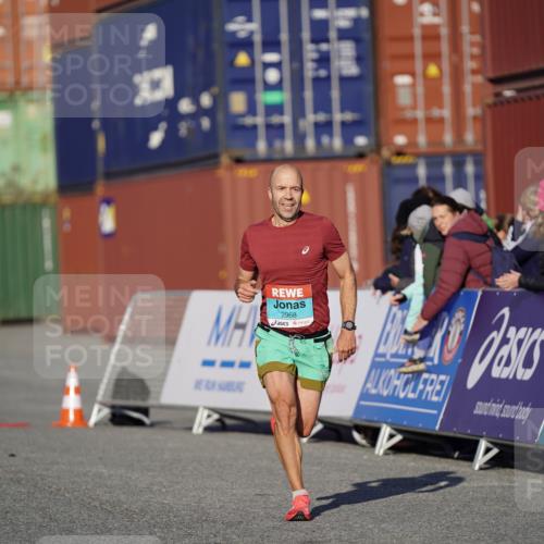 03.10.2025 - Köhlbrandbrückenlauf Michael Burmester http://msf.ph/oto/8991603 03.10.2025 09:48:14 Ziel 2968, 3209 meine-sportfotos.de