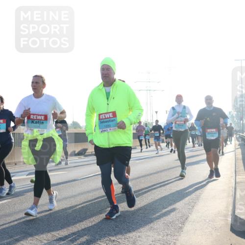03.10.2025 - Köhlbrandbrückenlauf Luisa Fischer http://msf.ph/oto/8991606 03.10.2025 10:16:38 Position 3 1228, 1220 meine-sportfotos.de