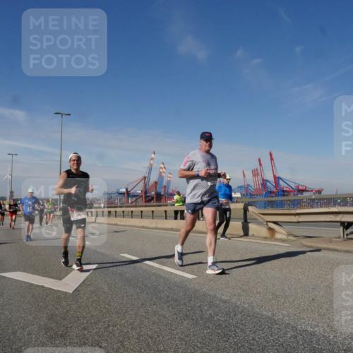 03.10.2025 - Köhlbrandbrückenlauf Matties Gatica Varas http://msf.ph/oto/8991608 03.10.2025 12:42:45 Position 2  meine-sportfotos.de