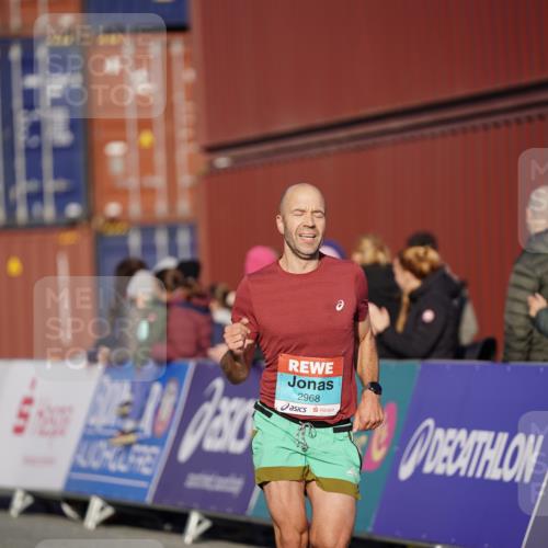 03.10.2025 - Köhlbrandbrückenlauf Michael Burmester http://msf.ph/oto/8991610 03.10.2025 09:48:16 Ziel 2968, 3209 meine-sportfotos.de