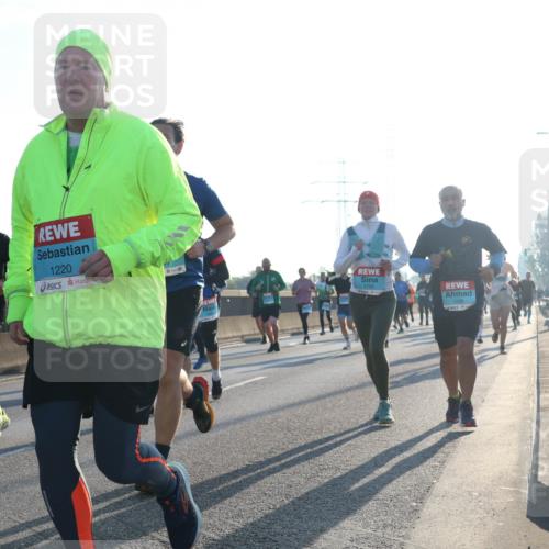 03.10.2025 - Köhlbrandbrückenlauf Luisa Fischer http://msf.ph/oto/8991611 03.10.2025 10:16:39 Position 3 1333, 1220, 1730, 1296 meine-sportfotos.de