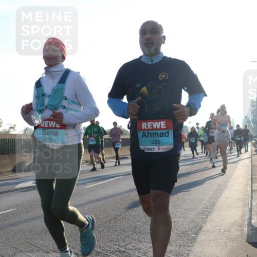 03.10.2025 - Köhlbrandbrückenlauf Luisa Fischer http://msf.ph/oto/8991621 03.10.2025 10:16:40 Position 3 1902, 1730, 1296 meine-sportfotos.de