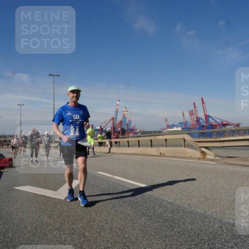 03.10.2025 - Köhlbrandbrückenlauf Matties Gatica Varas http://msf.ph/oto/8991635 03.10.2025 12:42:48 Position 2 50 meine-sportfotos.de
