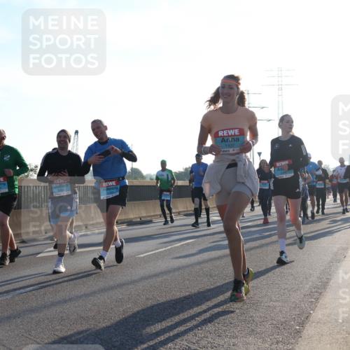03.10.2025 - Köhlbrandbrückenlauf Luisa Fischer http://msf.ph/oto/8991637 03.10.2025 10:16:42 Position 3 1437, 1 meine-sportfotos.de