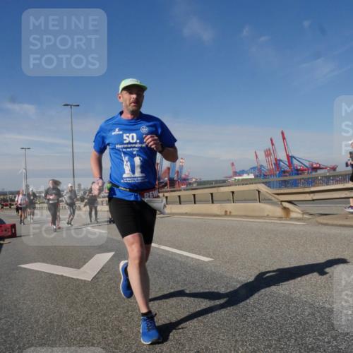 03.10.2025 - Köhlbrandbrückenlauf Matties Gatica Varas http://msf.ph/oto/8991639 03.10.2025 12:42:49 Position 2 50, 31 meine-sportfotos.de