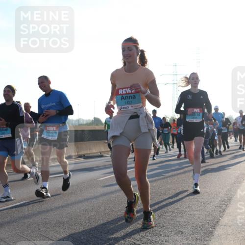03.10.2025 - Köhlbrandbrückenlauf Luisa Fischer http://msf.ph/oto/8991640 03.10.2025 10:16:43 Position 3 1437 meine-sportfotos.de