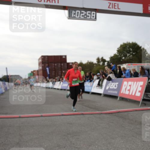 03.10.2025 - Köhlbrandbrückenlauf Yannick Fuchs http://msf.ph/oto/8991652 03.10.2025 16:02:56 Ziel 7125, 7278, 7386, 7673, 7923, 9023, 9619 meine-sportfotos.de