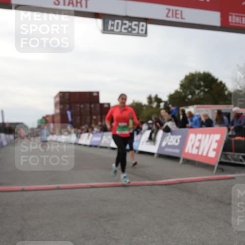 03.10.2025 - Köhlbrandbrückenlauf Yannick Fuchs http://msf.ph/oto/8991659 03.10.2025 16:02:56 Ziel 7125, 7278, 7386, 7673, 7923, 9023, 9619 meine-sportfotos.de