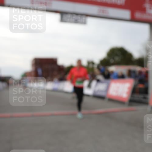 03.10.2025 - Köhlbrandbrückenlauf Yannick Fuchs http://msf.ph/oto/8991665 03.10.2025 16:02:56 Ziel 7125, 7278, 7386, 7673, 7923, 9023, 9619 meine-sportfotos.de
